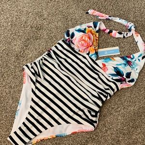 Cupshe M striped and floral one piece swimsuit